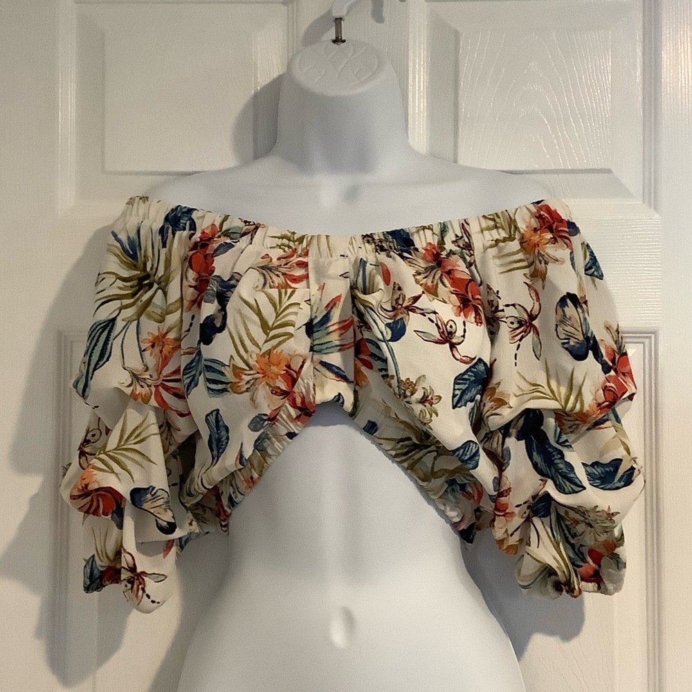 LOVE J Floral Cropped Puff Sleeves Coastal Cowgirl Sexy Summer Resortwear Top L